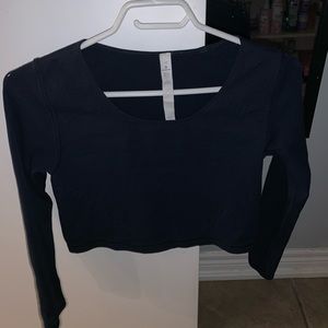 long sleeve lululemon crop top